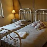 De Traditions Et Charme Chez Montze 4*