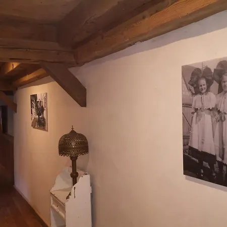 De Traditions Et Charme Chez Montze