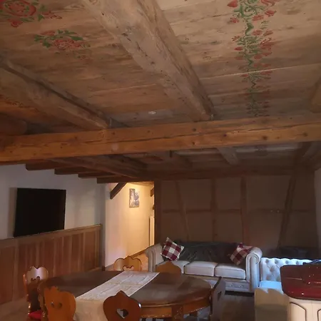 De Traditions Et Charme Chez Montze