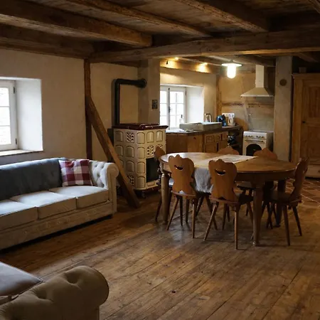 De Traditions Et Charme Chez Montze